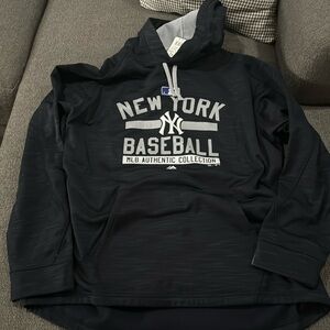 Men’s brand new Yankee hoodie!